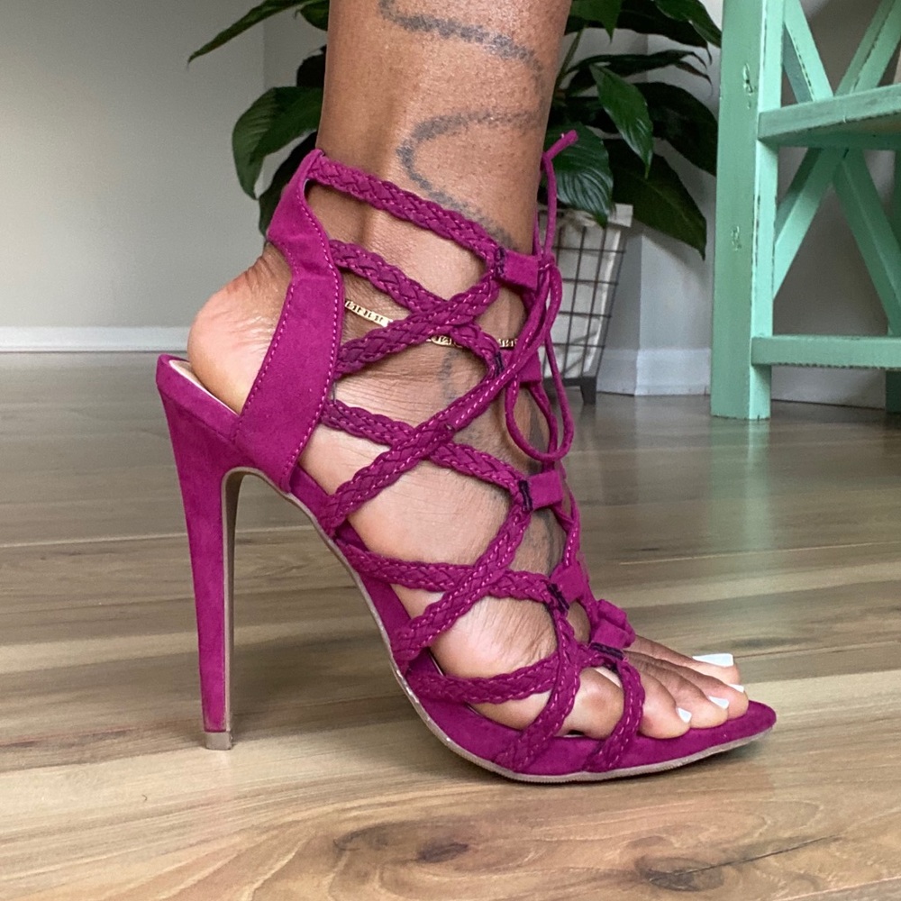 CHARLOTTE RUSSE Maroon Suede Lattice Heel Size 7